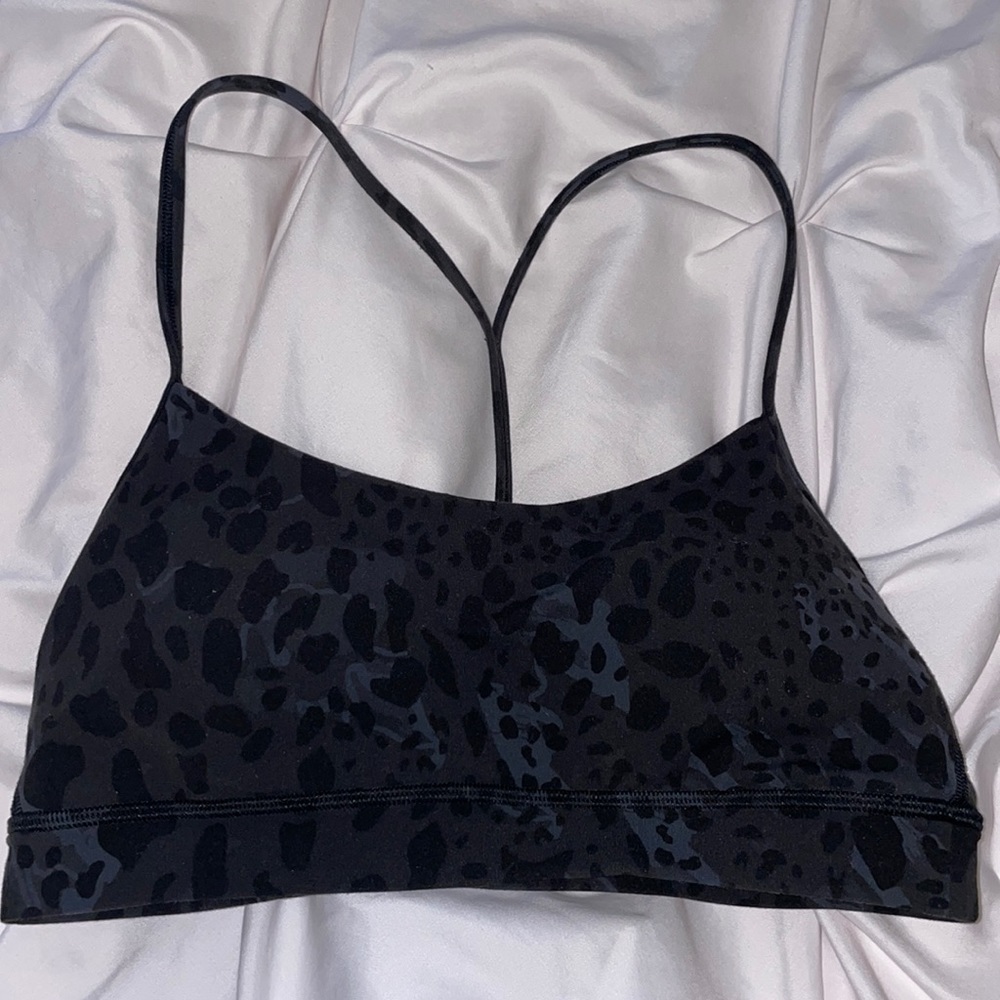 Lululemon Cheetah Camo Deep Coal Multi Flow Y Nulu bra A-C cups